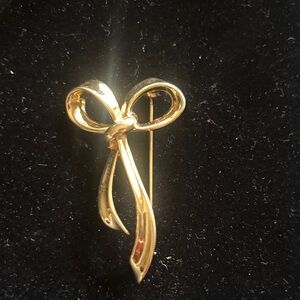 Vintage Elegant Edwin Pearl PEP Gold Bow Brooch